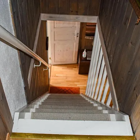 4 Bedroom Nice In Rauland