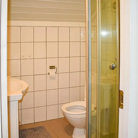4 Bedroom Nice In *