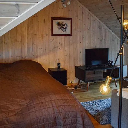 4 Bedroom Nice In Feriehus *