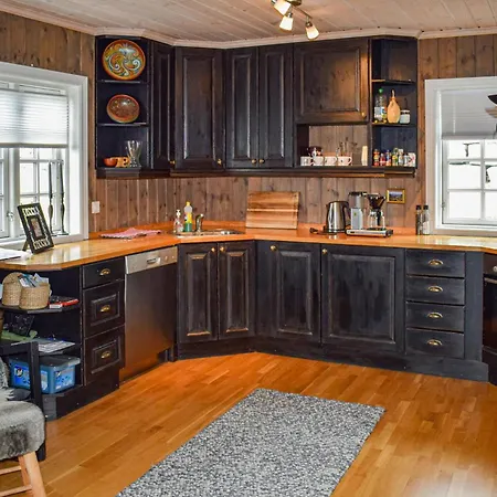 4 Bedroom Nice In *